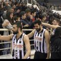 Οι παίκτες του ΠΑΟΚ ευχαριστούν τον κόσμο για την βοήθειά του...