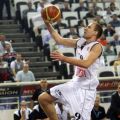 O Tomas Delininkaitis αφήνει τη μπάλα στο καλάθι του Κολοσσού