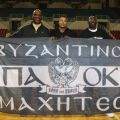 Και φίλαθλοι του ΠΑΟΚ τίμησαν τους τρεις αμερικανούς με την παρουσία τους