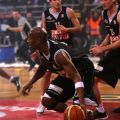 Ο Kenny Gregory προσπαθεί να πλησιάσει στο καλάθι του Αρη