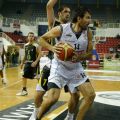 Ο Predrag Drobnjak προς το καλάθι του Ηλυσιακού