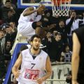 Εντυπωσιακό κάρφωμα από τον Kenny Gregory, που ετοιμάζεται για την... προσγείωση