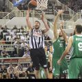 Ο Μιχάλης Τσαϊρέλης αφήνει την μπάλα στο καλάθι του Παναθηναϊκού