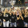 Και η Κυπελλούχος Ελλάδας, γυναικεία ομάδα χάντμπολ του ΠΑΟΚ ήταν στο γήπεδο, μαζί με το τρόπαιο