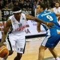 O Deshawn Sims σε μία προσπάθειά του