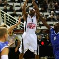O Justin Gray αγωνίστηκε με πρόβλημα στη μύτη