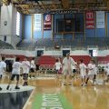 Ο Νίκος Σταυρόπουλος με τους αθλητές του καμπ