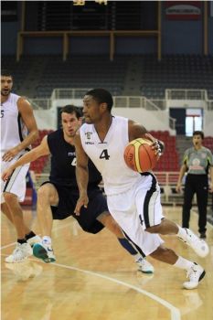 O Justin Gray στο φιλικό του ΠΑΟΚ με την Καβάλα