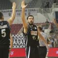 Δέδας και Κασελάκης πανηγυρίζουν...