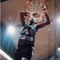 Ο Walter Berry κόβει το διχτάκι
