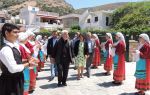  Από αριστερά: Ο Διευθύνων Σύμβουλος του Ομίλου Ιατρικού Αθηνών, Δρ. Βασίλης Αποστολόπουλος, ο Πρόεδρος του Ομίλου, Δρ. Γιώργος Αποστολόπουλος, η Περιφερειάρχης Β. Αιγαίου, Χριστίνα Καλογήρου, ο Δήμαρχος Φούρνων Κορσεών, Γιάννης Μαρούσης.