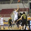 Το πρώτο jump ball του αγώνα