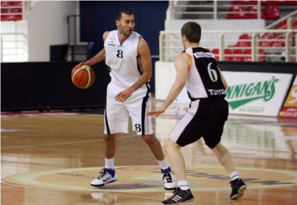 Ο Γιώργος Αποστολίδης σε στιγμιότυπο από τον αγώνα ΠΑΟΚ - Kavadarci