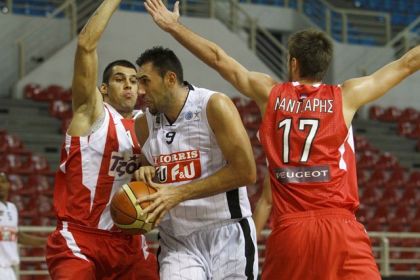 Ο Δήμος Ντικούδης σε μία προσπάθειά του