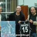 Νίκος Σταυρόπουλος και Μπάνε Πρέλεβιτς με τον Γιώργο Μακαρά
