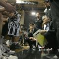 Εντυπωσιακή εικόνα από τον πάγκο του ΠΑΟΚ σε ένα τάιμ άουτ