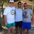 Ο Θόδωρος Πολυμένης με τους προπονητές του PAOK Summer Camp έτοιμοι για την παραλία της Κρυοπηγής